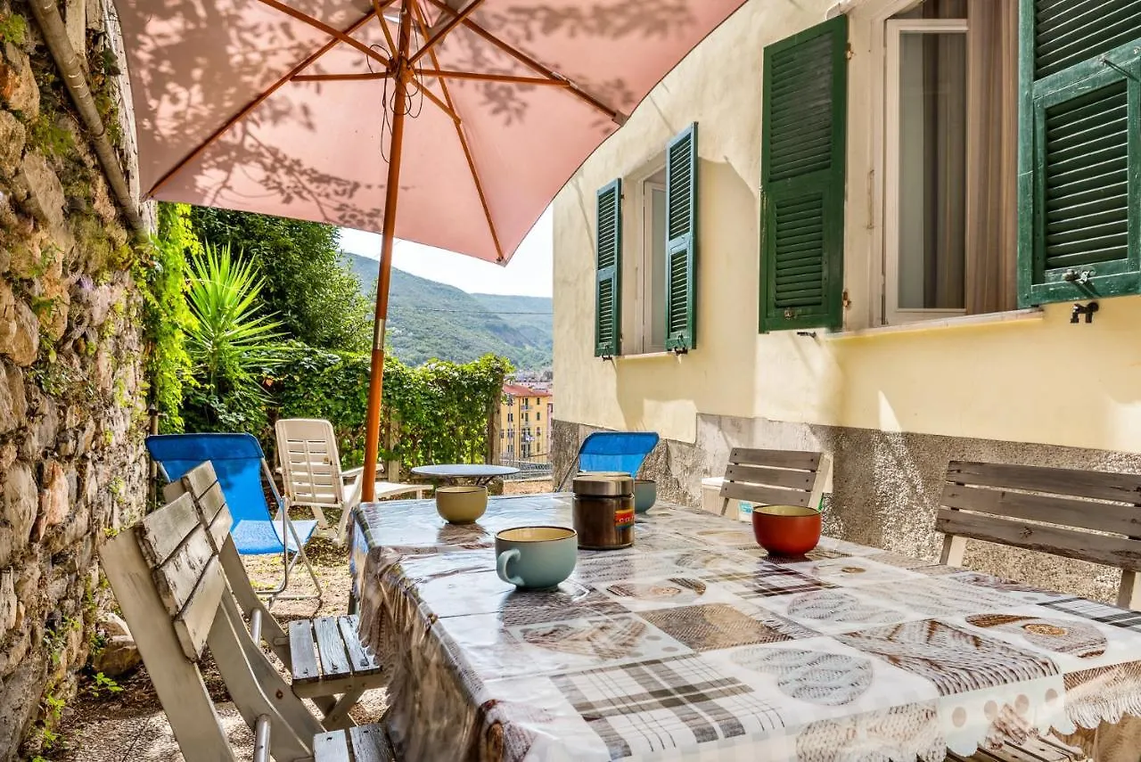 Lia Apartment La Spezia Guest house